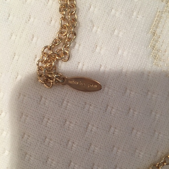 Miss Ivy Pearl - Picture 2 of 3